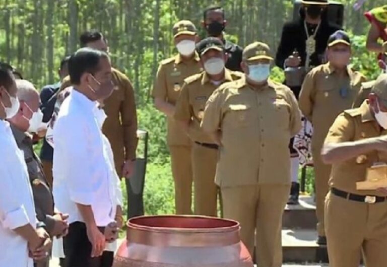 Jokowi Ungkap Makna Filosofis dari Ritual Kendi