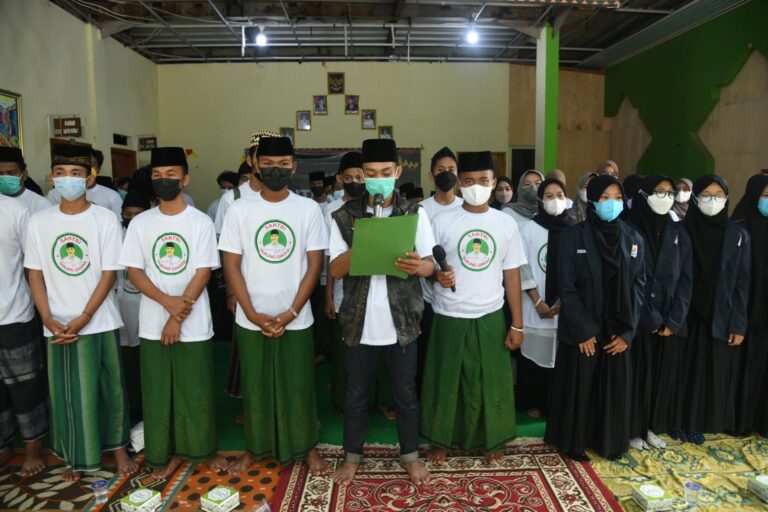 Di Bandar Lampung, Ratusan Santri Deklarasi Dukung Ganjar jadi Presiden