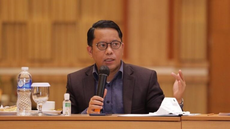 Dirjen Bimas Islam Kemenag Tegaskan Vaksinasi Covid-19 Tidak Batalkan Puasa
