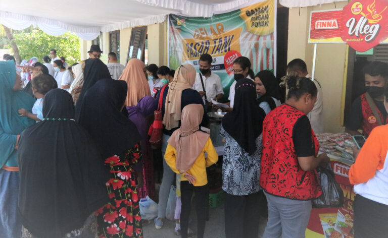 Jelang Lebaran, Pasar Tani Kementan di NTT Laris diserbu Warga