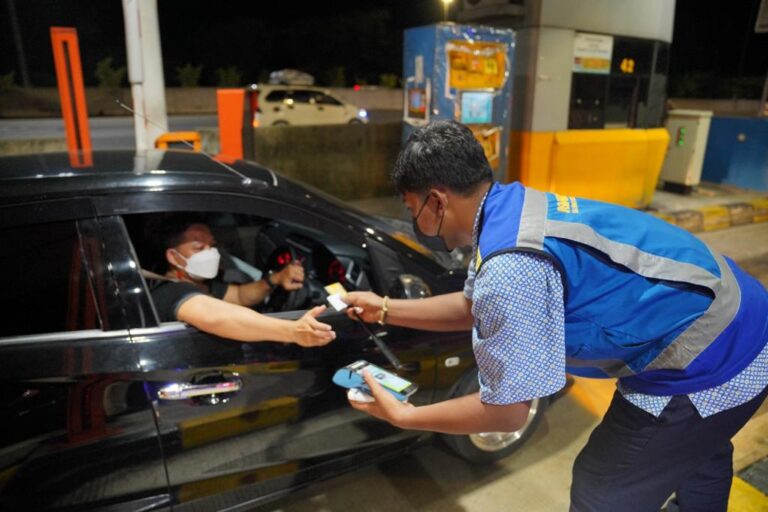Jasa Marga Operasikan 30 Lajur di GT Cikampek Utama untuk Optimalkan One Way