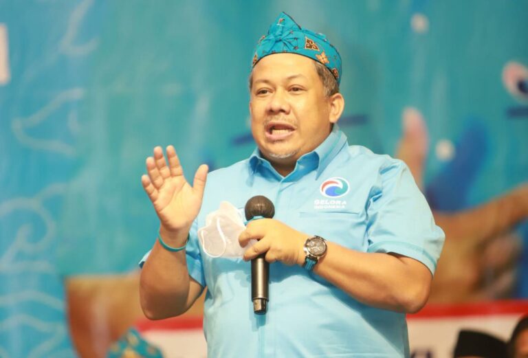 Fahri Hamzah Minta Pemerintah Sediakan Vaksin Halal