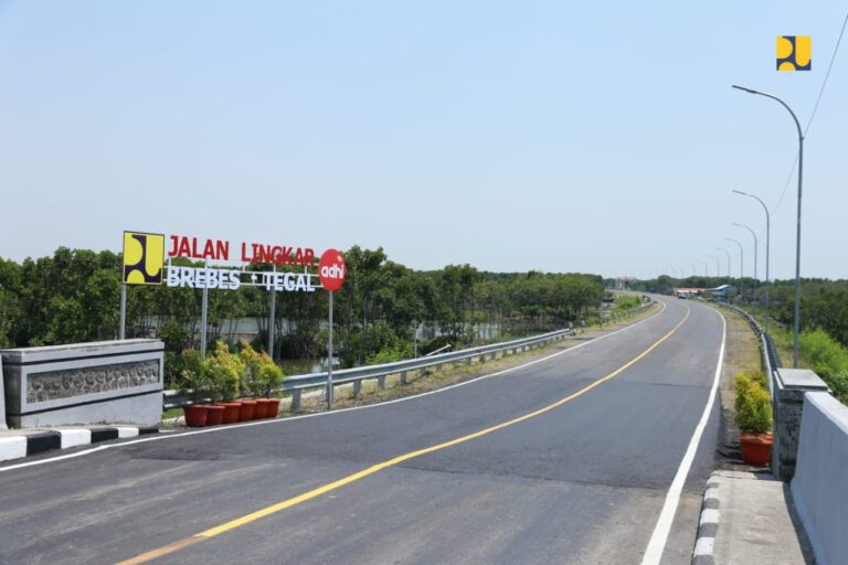 Diresmikan Jokowi, Jalan Lingkar Brebes-Tegal jadi Jalur Alternatif Baru