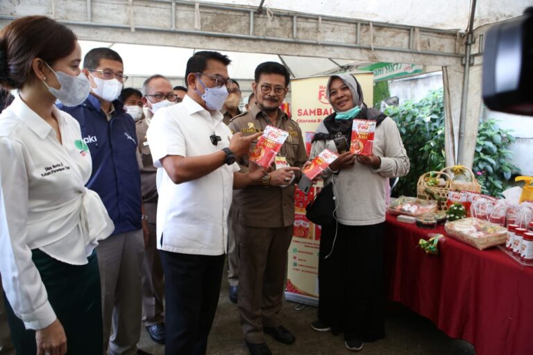 Mentan SYL dan HKTI Membuka Gebyar Bazaar Sembako Murah Ramadan