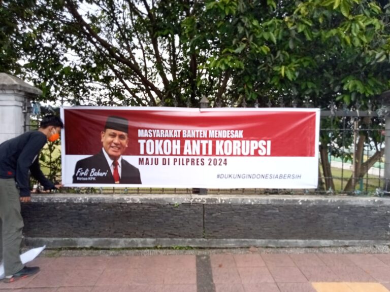 Spanduk Dukungan Firli Bahuri Maju di Pilpres 2024 Bertebaran