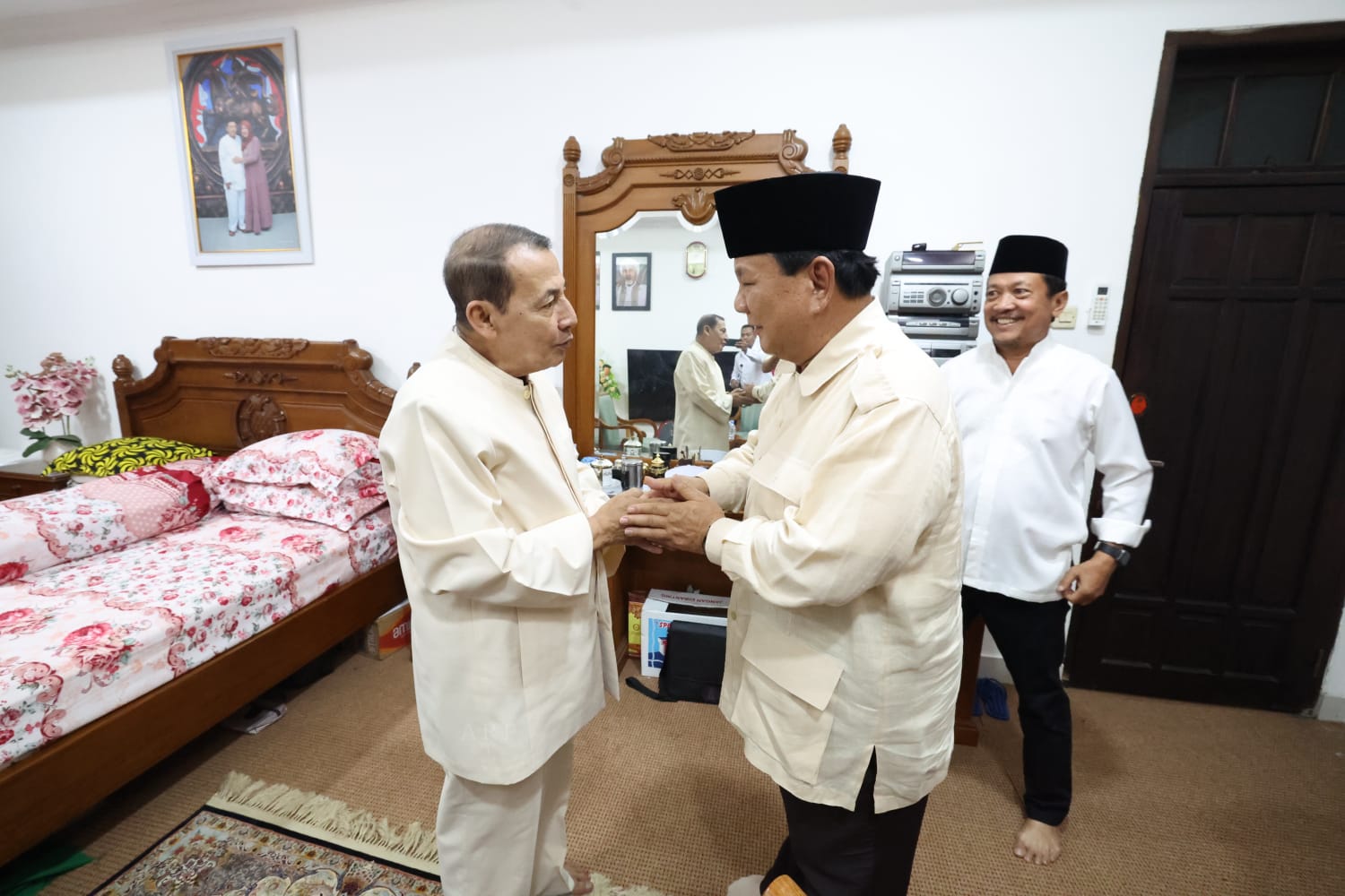 Diskusi Dua Jam, Habib Lutfi Acungi Jempol untuk Prabowo