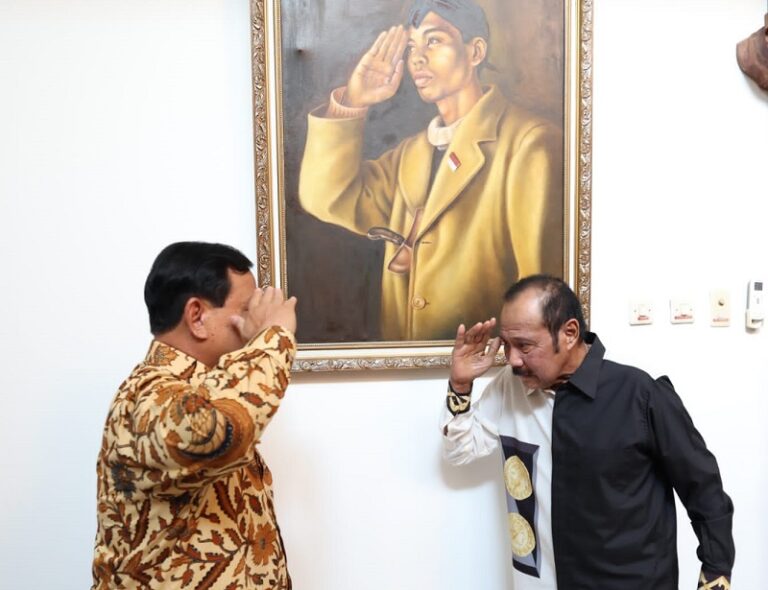 Prabowo Kunjungi Mantan Komandannya di Kopassus