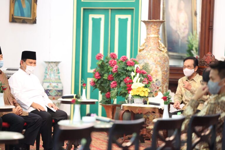 Bertemu Sri Sultan Hamengkubowono X, Prabowo Bantah Bahas Isu Politik