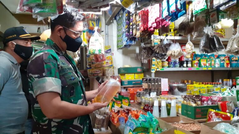 Kunjungi Pasar, Dandim Depok Temukan Harga Migor Curah Tak Sesuai HET