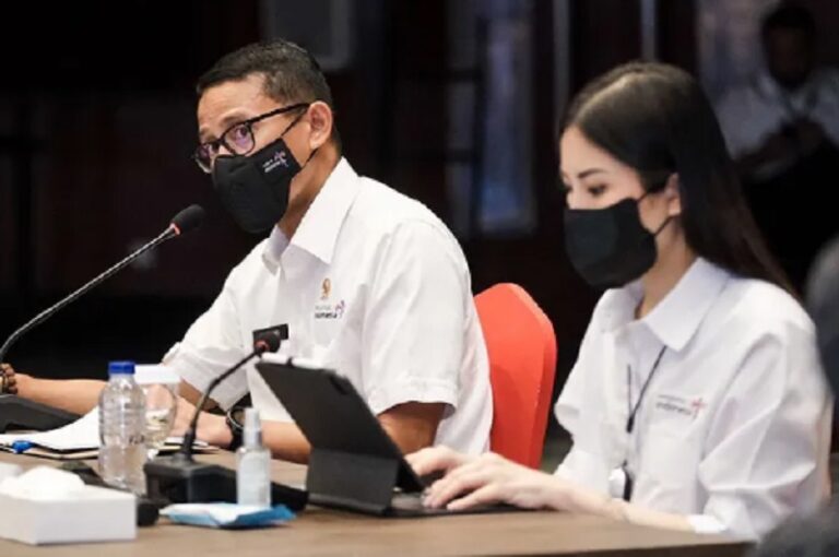 Gelar Rapim, Sandiaga Uno Evaluasi Sektor Parekraf Saat Lebaran