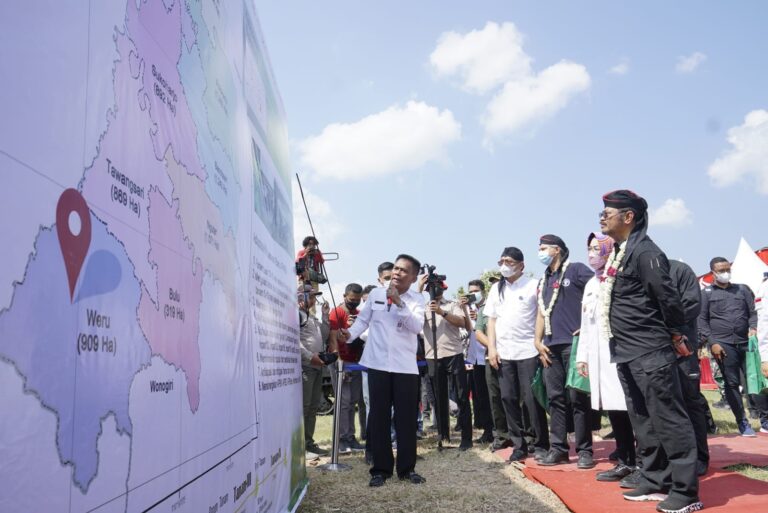 Mentan SYL Peringati HKP Dengan Panen Padi dan Tanam Kedelai dari Kabupaten Sukoharjo
