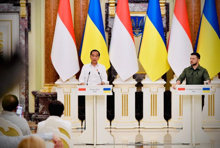 Bertemu Presiden Ukraina, Jokowi Tawarkan Misi Perdamaian