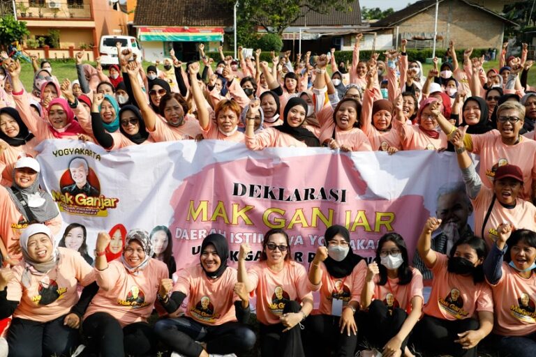 Ratusan Emak-emak di Jogja Dukung Ganjar jadi Presiden 2024