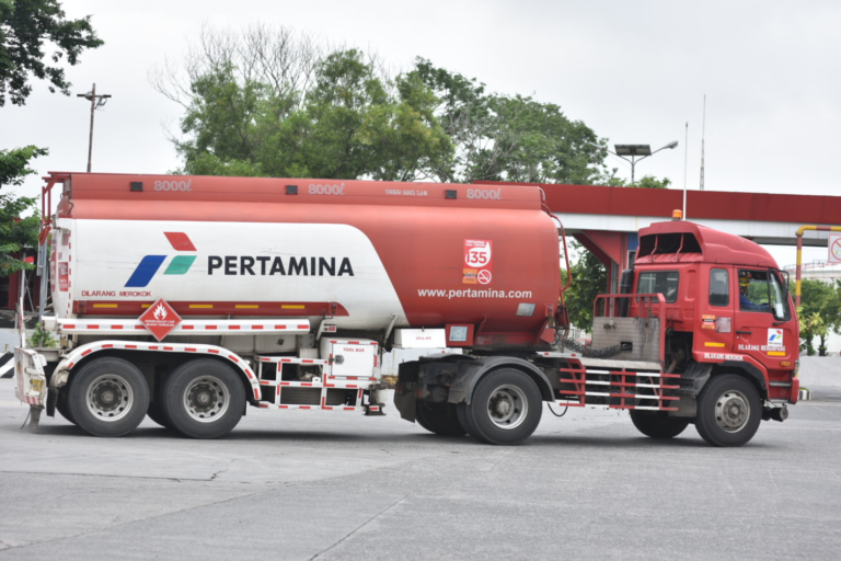 Bersama Aparat Kepolisian, Pertamina Patra Niaga Berhasil Lakukan Pemindahan Mobil Tangki dari Lokasi Kecelakaan dengan Aman