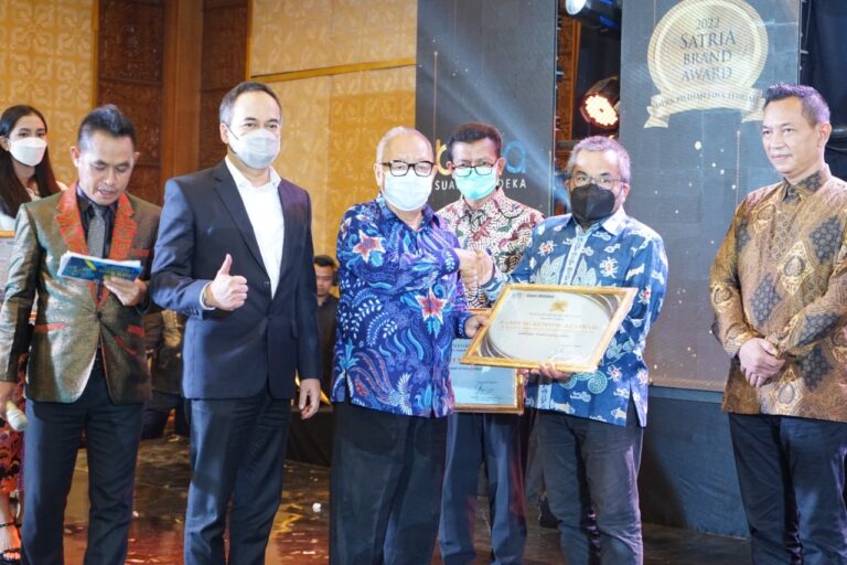 Kampoeng Kepiting Kutawaru Binaan Pertamina Cilacap Raih Satria Brand Award 2022