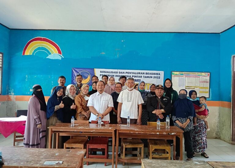 GPND Kembali Salurkan Beasiswa Program Indonesia Pintar di Subang