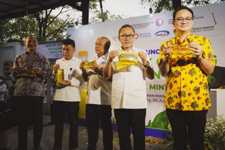Luncurkan MINYAKITA, Zulhas Puas Masyarakat Antusias