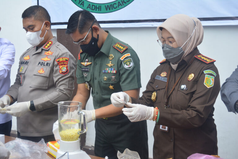 Bantu Musnahkan Barang Bukti, Dandim Depok Apresiasi Kinerja Kejari