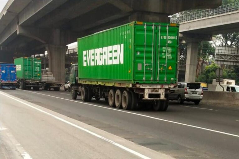 Jasa Marga Rekonstruksi Rigid Pavement di 3 Titik Tol Jakarta-Cikampek