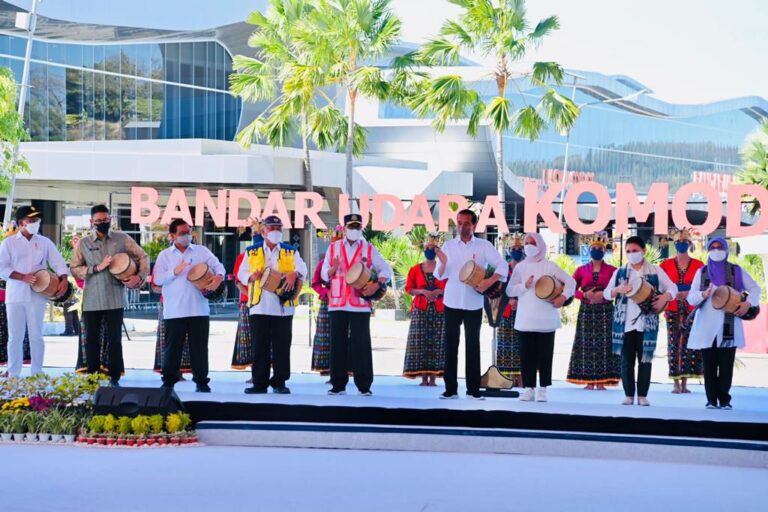 Bandara Komodo Diperluas, Jokowi: Rakyat Harus Sejahtera