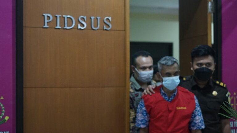 Tujuh Bulanan Tersangka, Bendahara Damkar Depok Kini Ditahan