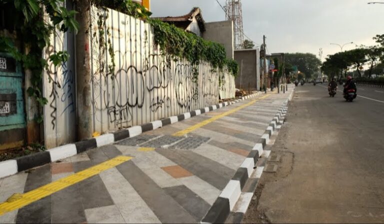 Genjot Infrastruktur, Dinas PUPR Depok Minta Warga Bersabar