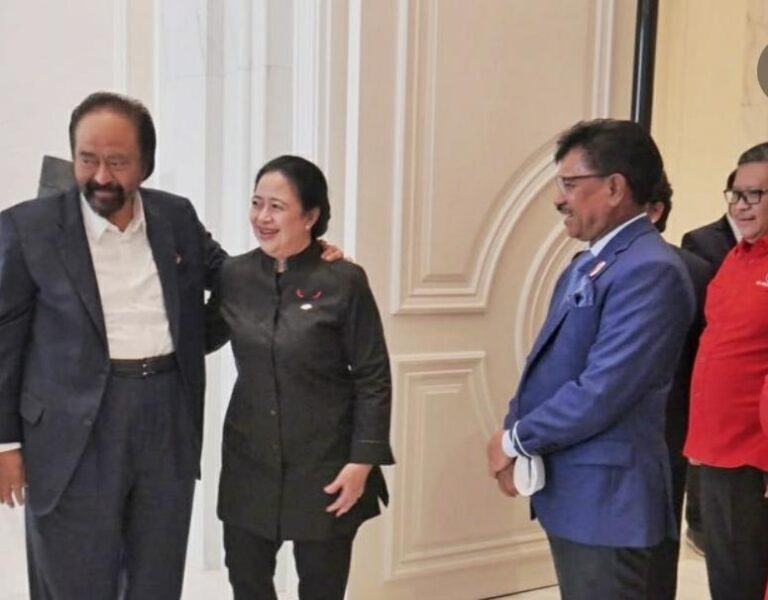 Pelukan Hangat Surya Paloh ke Puan saat PDIP Berkunjung