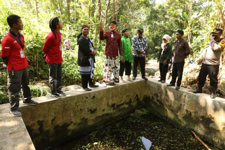 Ganjar Jadikan Patirtan Cabean Kunti Pusat Konservasi Mata Air