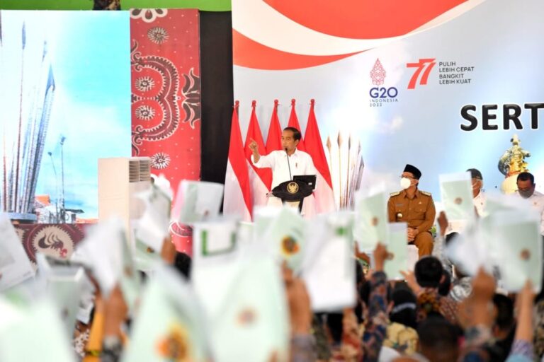 Percepat Sertifikasi, Jokowi: Gebuk Mafia Tanah!