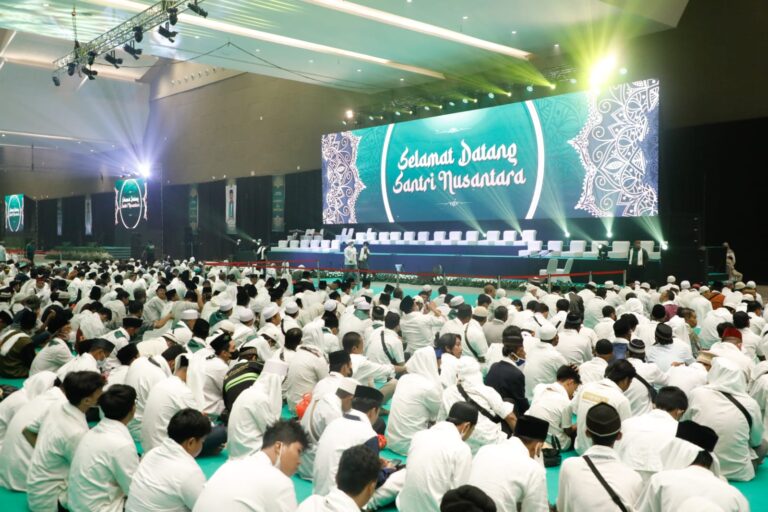 Dekat dengan Ulama, Ini Doa Santri Nusantara untuk Ganjar