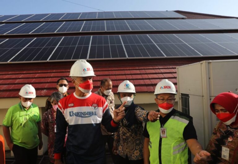 Ganjar Pranowo Perintahkan Perkantoran Pakai Energi Alternatif