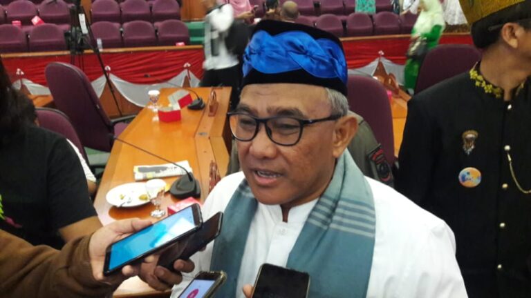 Wali Kota Idris Lantunkan Pantun di HUT DPRD Depok