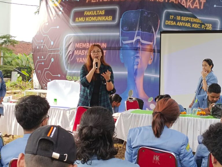Fikom Universitas Moestopo Dorong Literasi Digital Masyarakat Desa