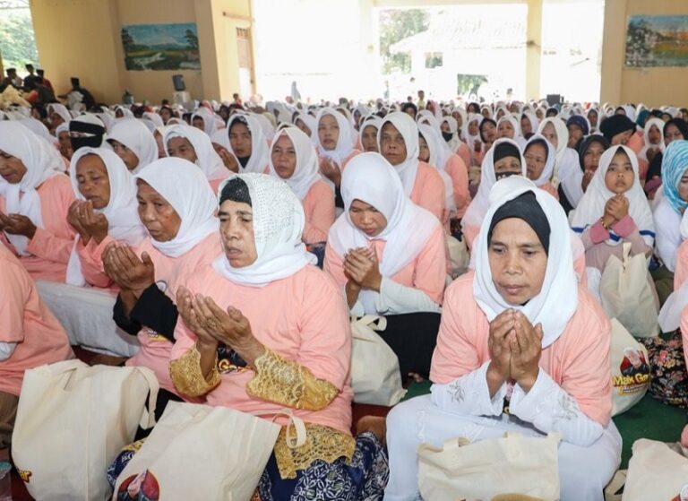 Lantunkan Doa, Emak-Emak di Yogya Sebut Ganjar Pemimpin Kreatif
