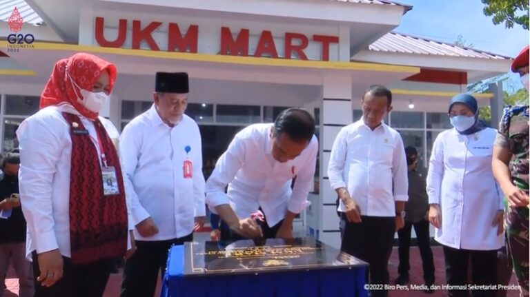 Jokowi Acungi Jempol Pemberdayaan UMKM di Maluku Utara