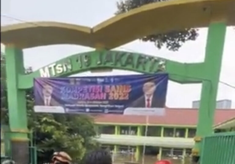Kemenag Berduka dan Pastikan Korban Musibah Banjir MTsN 19 Tertangani