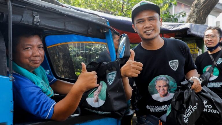 Sopir Bajaj dan Emak-emak Kompak Dukung Ganjar Pranowo