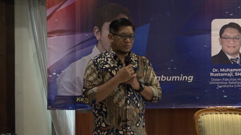 Lakukan Fungsi Kontrol, Pakar Hukum UNS Ajak Masyarakat Manfaatkan Gawai untuk Awasi Polisi