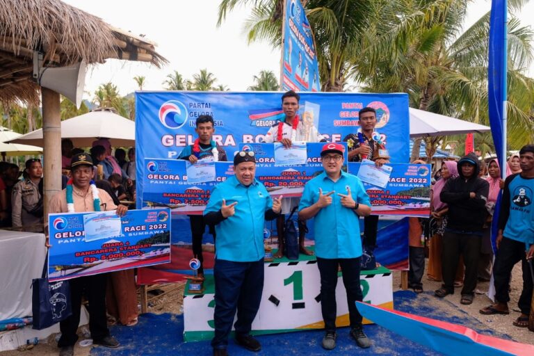 Fahri Dorong Ajang Balapan Sampan Sumbawa jadi Event Nasional