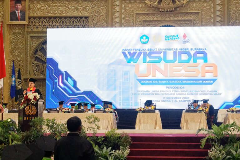 Wisuda ke-104 Unesa, Rokhmin Dahuri beberkan Kunci Sukses di Era Ketidakpastian Global
