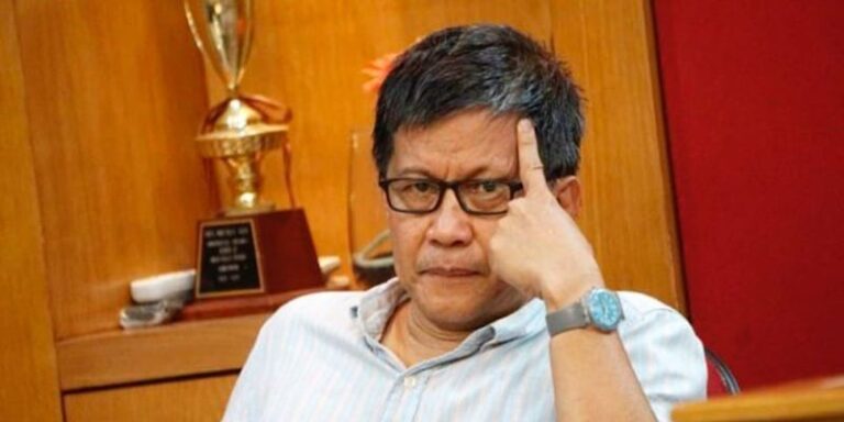 Rocky Gerung Minta Pemerintah Berantas Calo Pembuatan Visa