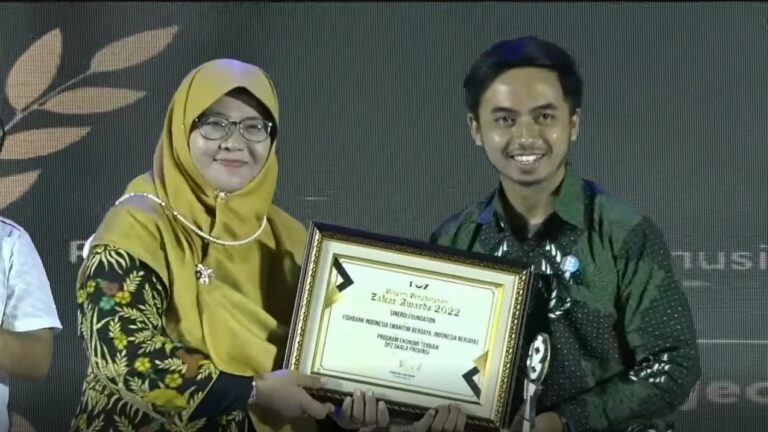 Sinergi Foundation Raih Penghargaan Program Ekonomi Terbaik di Zakat Awards 2022