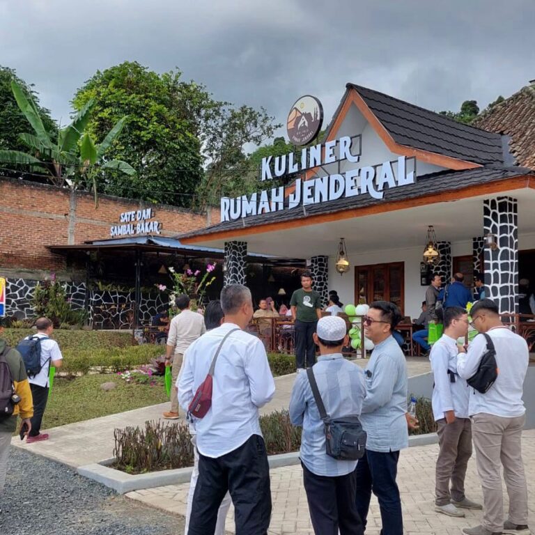 Sinergi Foundation Launching Program Rumah Makan Berbasis Wakaf di Lembang