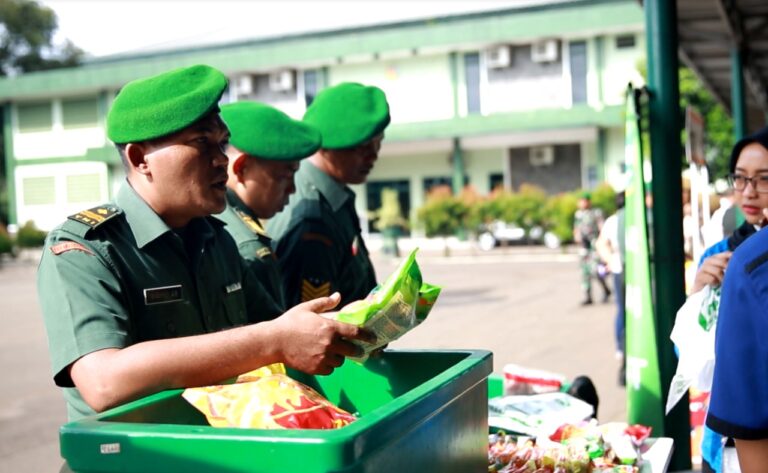 Kementan Bersama TNI Gelar Bazar Pasar Murah