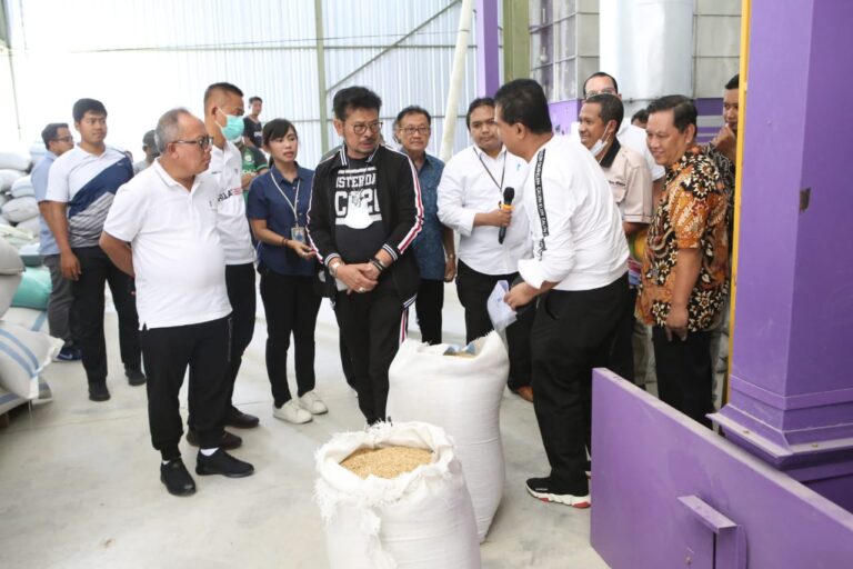 Di Solo, Mentan SYL Cek Kesiapan RMU untuk Pastikan Stok Beras Akhir Tahun Aman