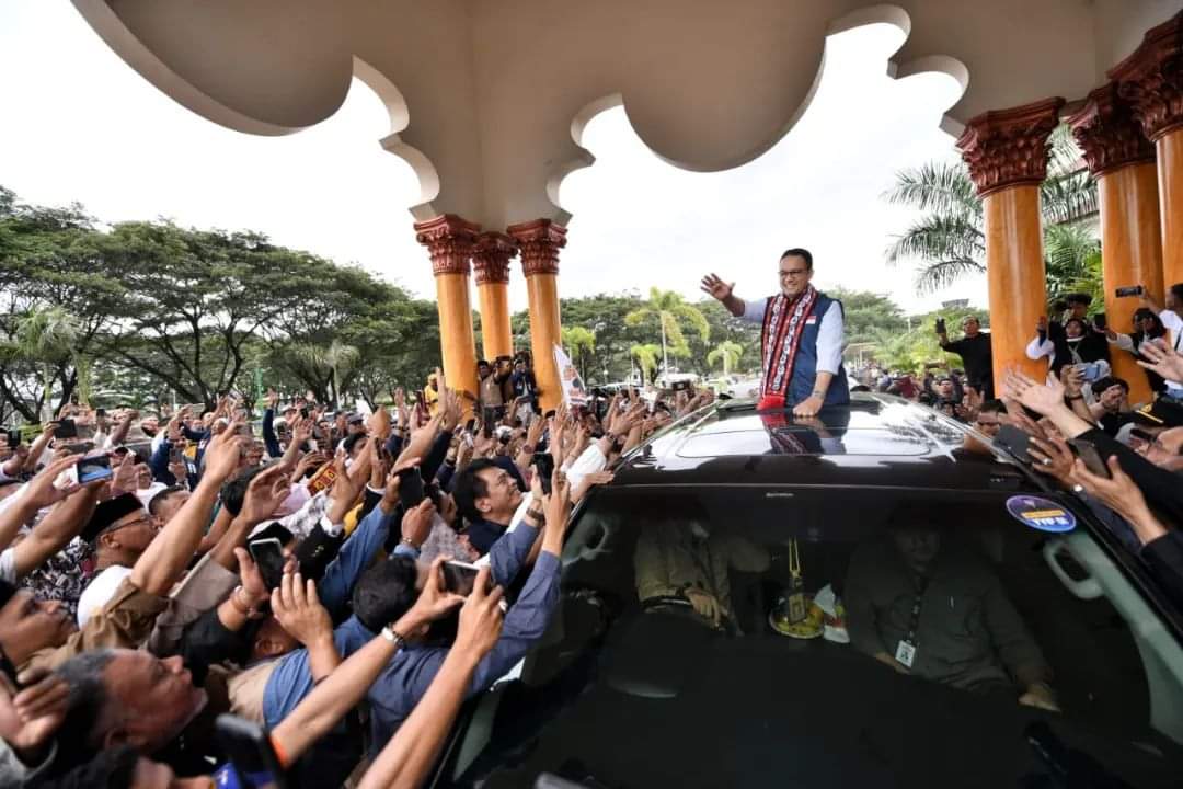 Kunjungi Serambi Makkah, Anies Haru Disambut Meriah