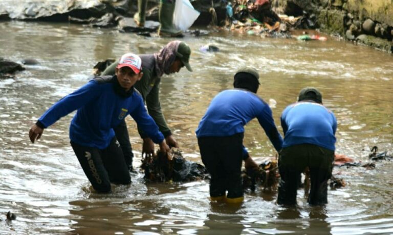 Hati-hati, DLHK Depok Bakal OTT Pembuang Sampah Sembarangan