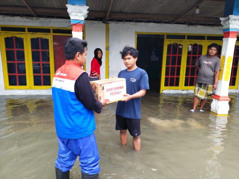 Banjir Landa Semarang, Pertamina Gerak Cepat Salurkan Bantuan Bright Gas dan Sembako ke Posko Utama