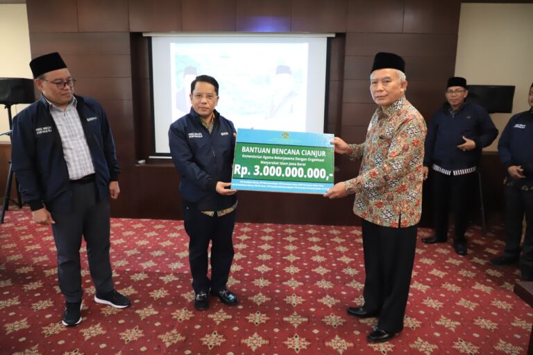 Gandeng Ormas Islam, Ditjen Bimas Islam Bantu Rp 3 Miliar untuk Penyintas Gempa Cianjur