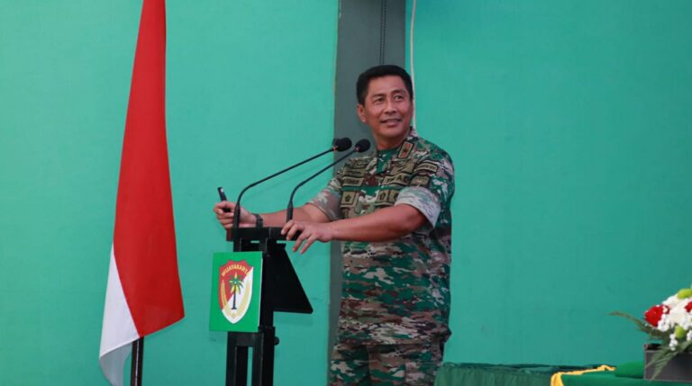 Beri Arahan ke Prajurit Kodim Depok, Danrem 051/Wijayakarta Senandungkan Cinta dan Permata